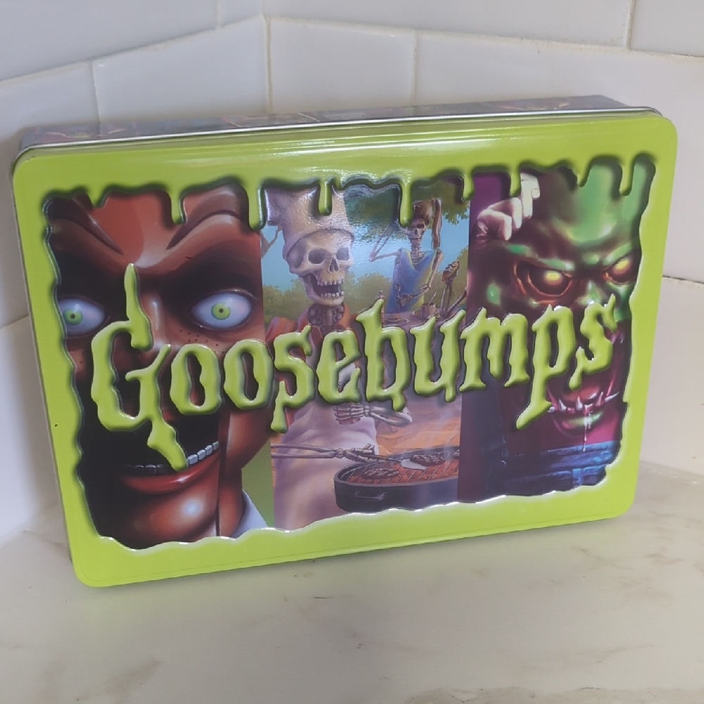 RL STINE GOOSEBUMPS BOOK SET TIN